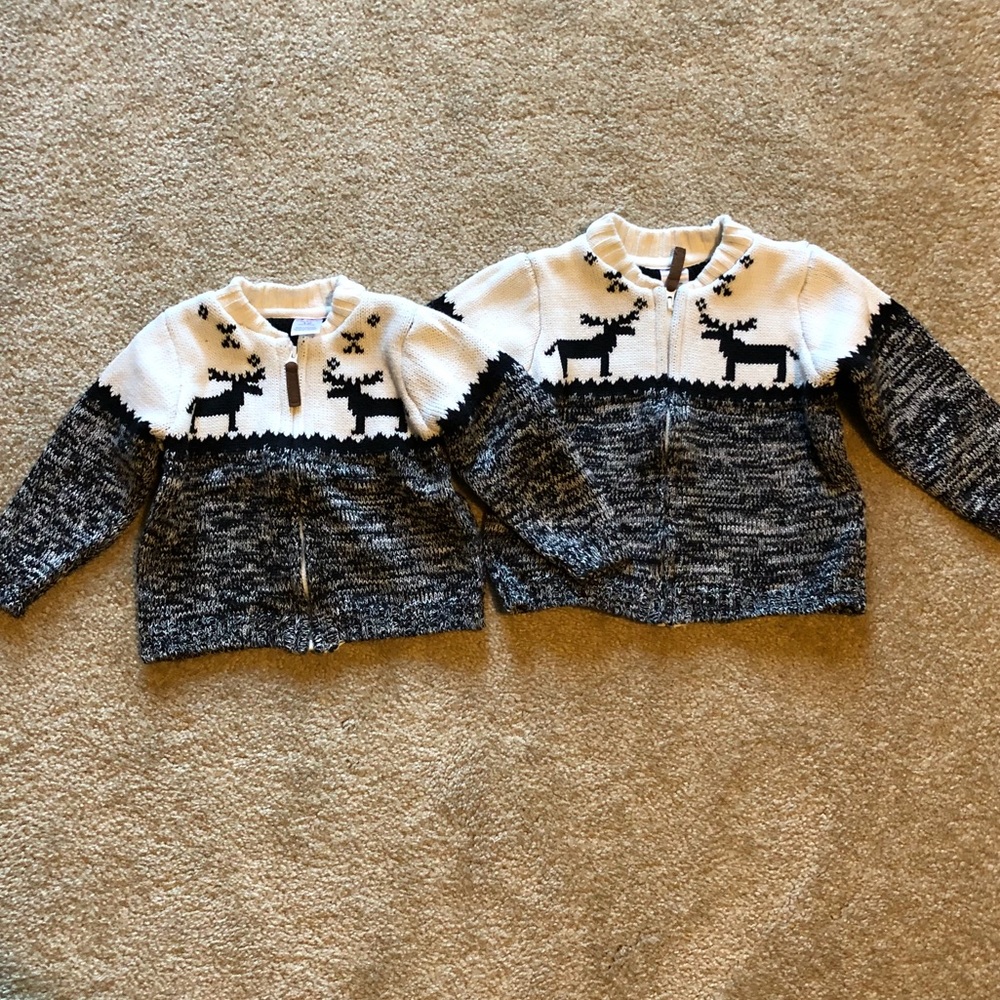 **TWINNING**Carter’s sweater sizes 12mo & 24mo boy
